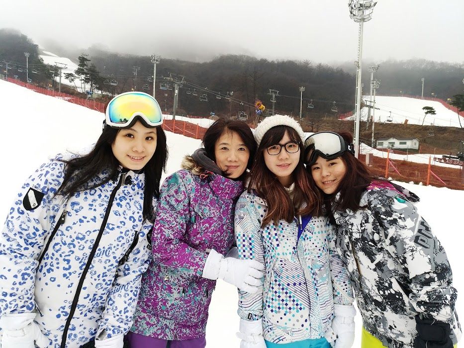 Two Story 2016-12-22 滑雪照片