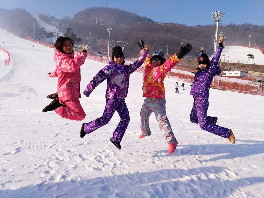 Two Story 2016-12-25 滑雪照片