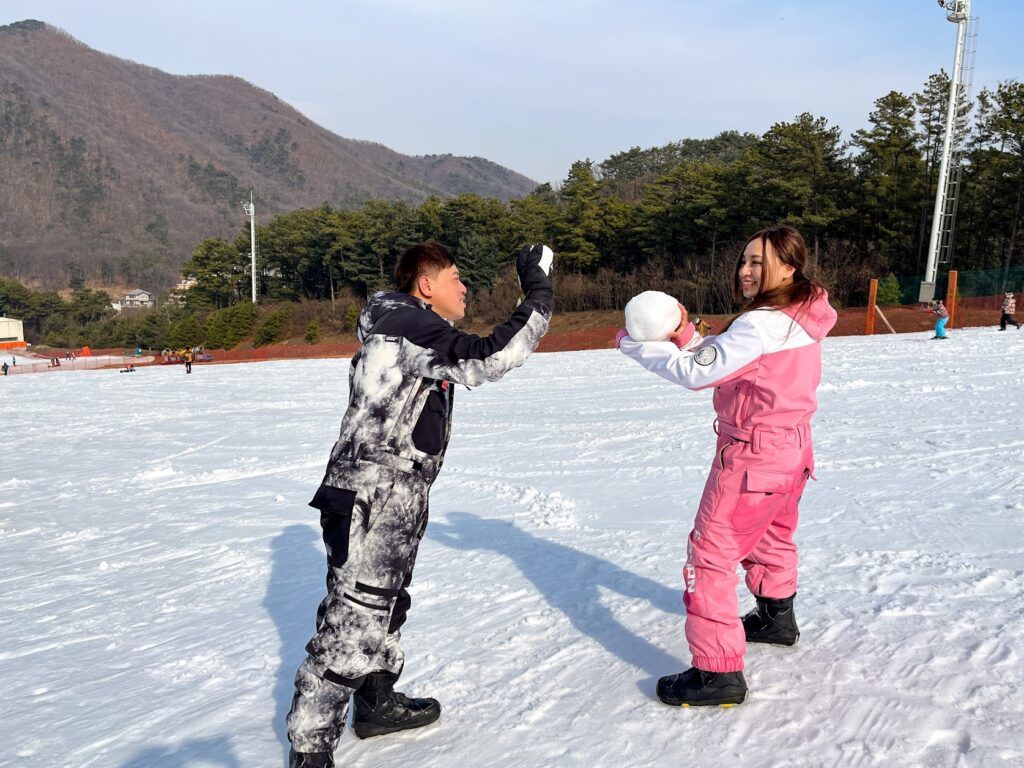 Two Story 2023-02-17 滑雪照片